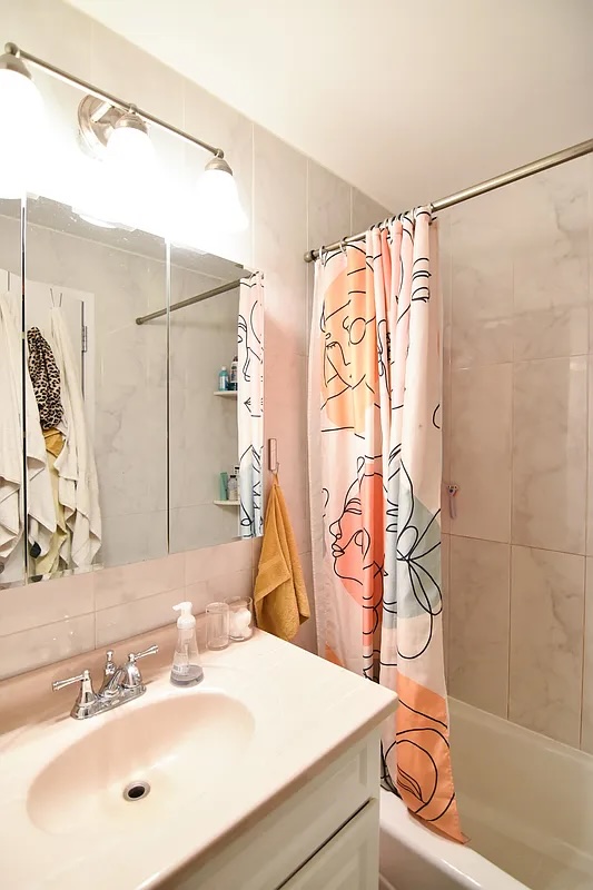 Quirky Hoboken Apartment - Image 5