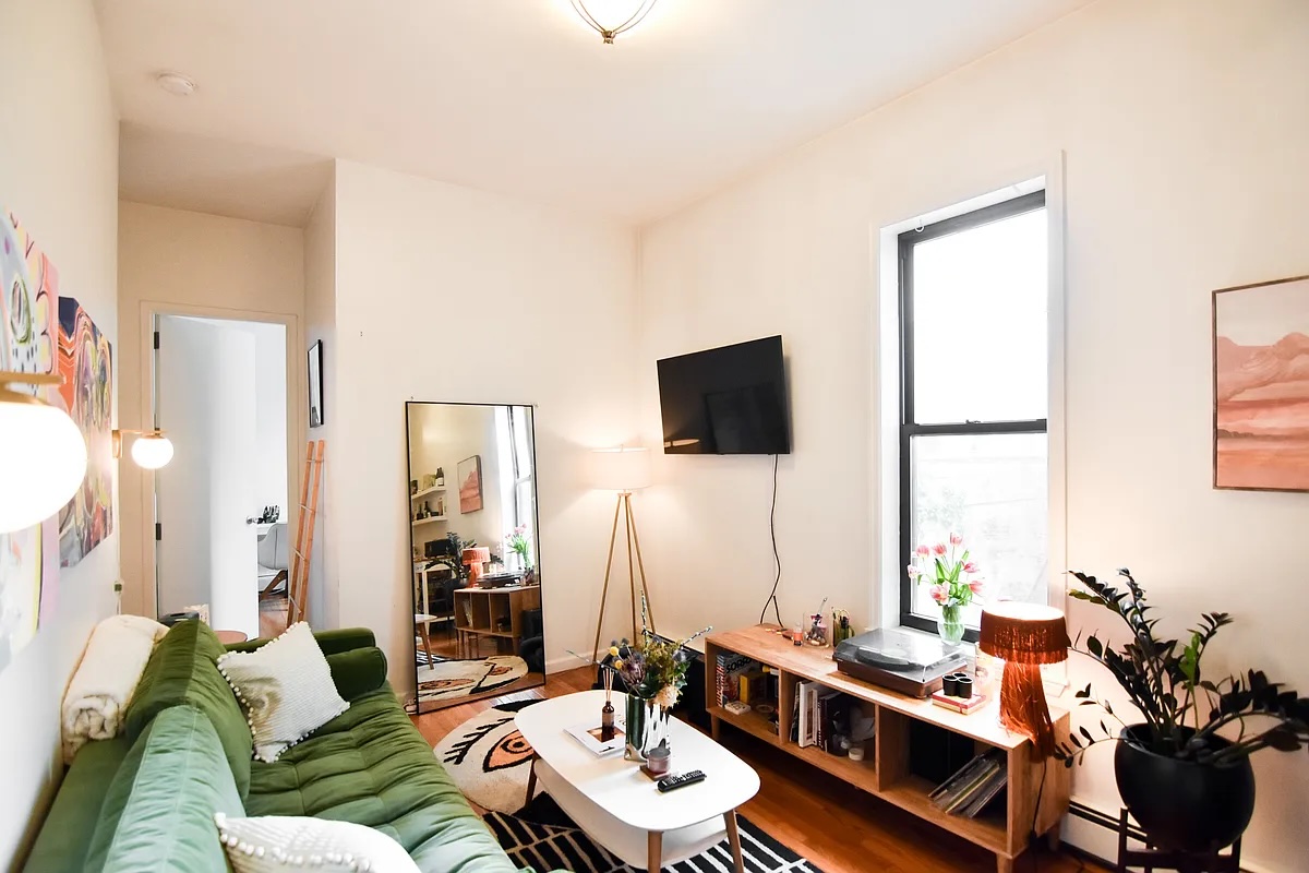 Quirky Hoboken Apartment - Image 6